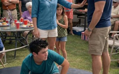 Mon beau-frère a humilié mon fils de treize ans lors d’une réunion de famille dans le jardin, et mon mari a choisi de garder le silence.