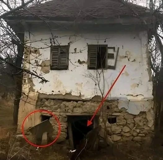 # Vendue un euro, personne ne voulait de cette maison. Un an plus tard, un couple la rénove et le résultat est incroyable ! Voir le 1er commentaire